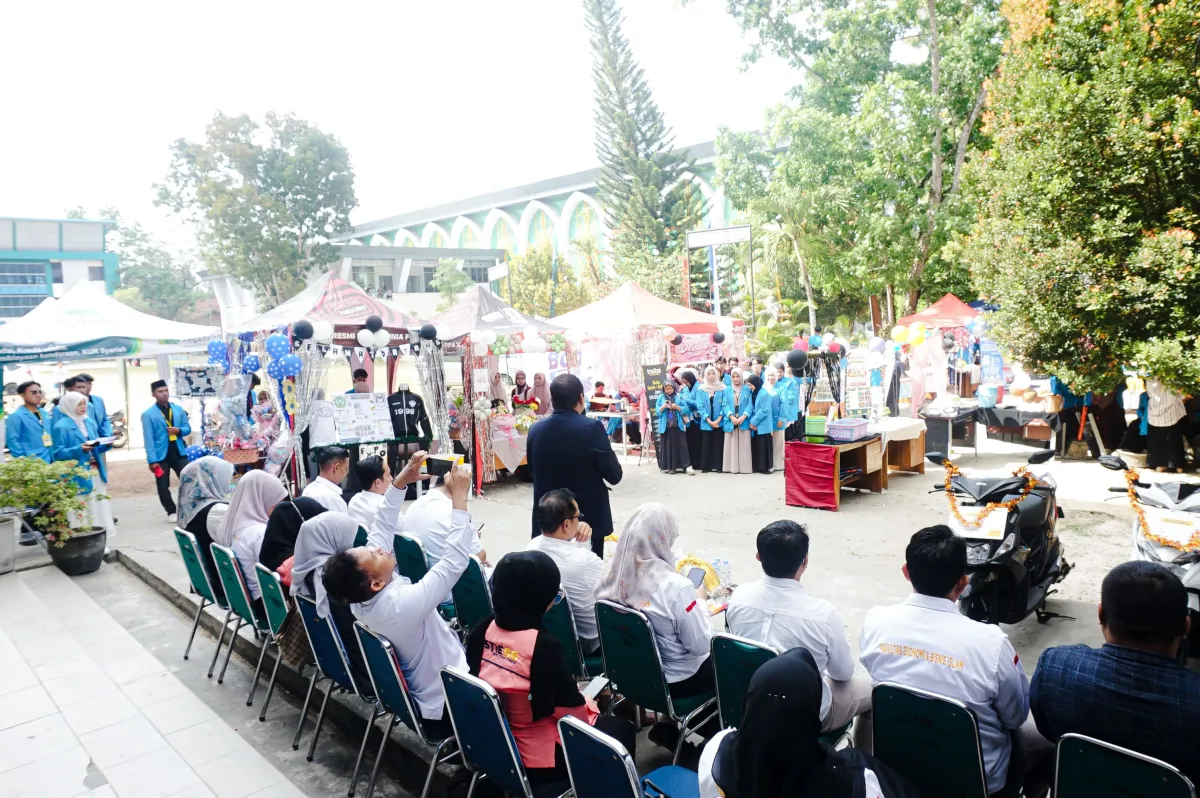 Expo Perdana PPL FEBI UIN Kendari Tampilkan Produk UMKM dari Berbagai Lokasi PPL